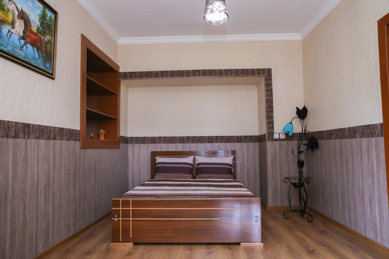 Metekhi Ubani'S Guesthouse Tbilisi Exteriör bild