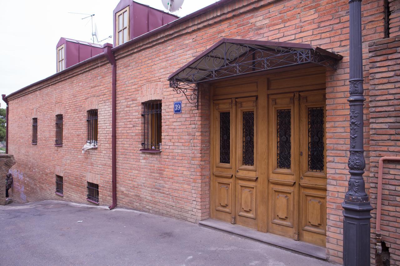 Metekhi Ubani'S Guesthouse Tbilisi Exteriör bild