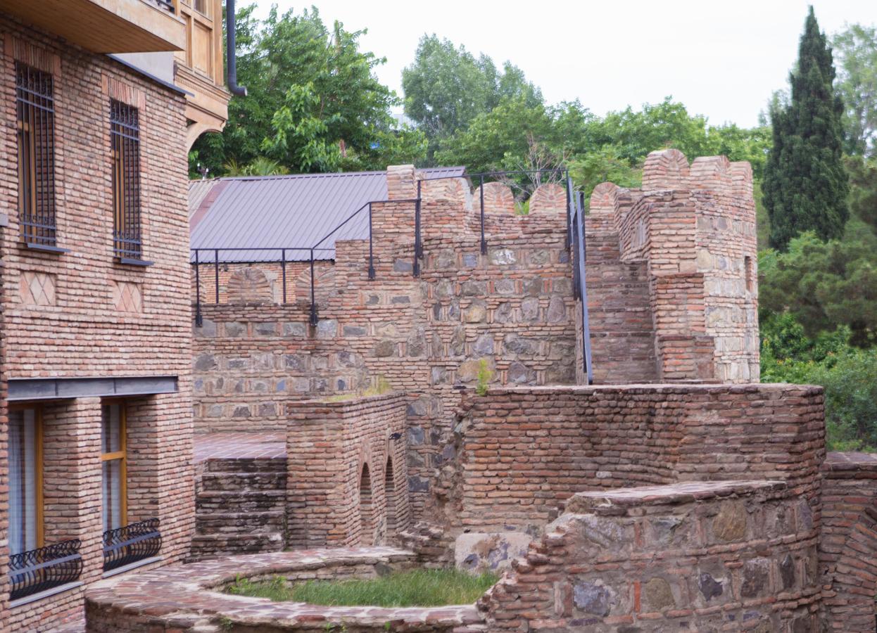 Metekhi Ubani'S Guesthouse Tbilisi Exteriör bild